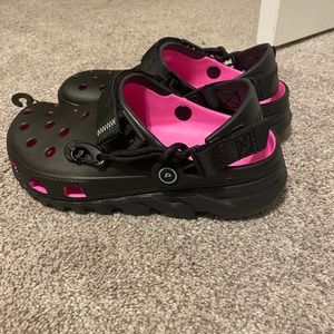Posty Co Crocs black-and-pink Duet Max Clog 2